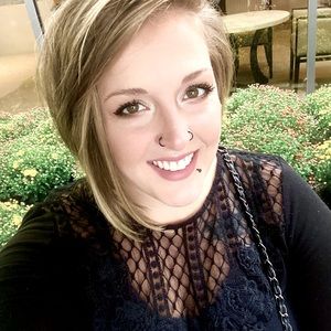 Meet your Posher, Esther